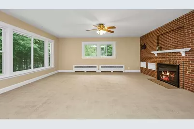 301 Lincoln St, Franklin, MA 02038 - Photo 12