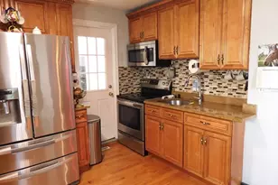 194 Oakland Ave, Methuen, MA 01844 - Photo 4