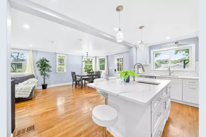 74 Rhinecliff St, Arlington, MA 02476 - Photo 6