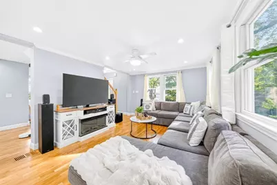 74 Rhinecliff St, Arlington, MA 02476 - Photo 4