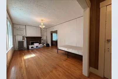 18 Pleasant St, Fitchburg, MA 01420 - Photo 14