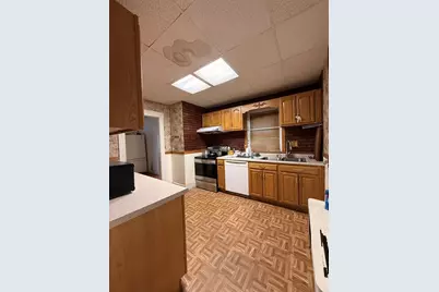 18 Pleasant St, Fitchburg, MA 01420 - Photo 6