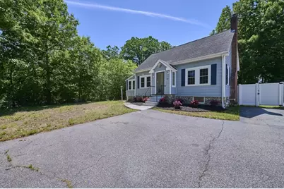 462 Park St, North Reading, MA 01864 - Photo 2