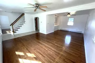 110 Longmeadow Dr, Lowell, MA 01852 - Photo 4