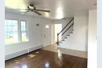 110 Longmeadow Dr, Lowell, MA 01852 - Photo 2