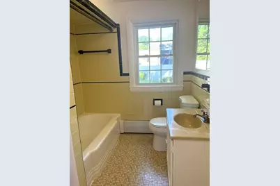 110 Longmeadow Dr, Lowell, MA 01852 - Photo 14