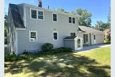 110 Longmeadow Dr, Lowell, MA 01852 - Photo 2