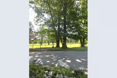 110 Longmeadow Dr, Lowell, MA 01852 - Photo 18