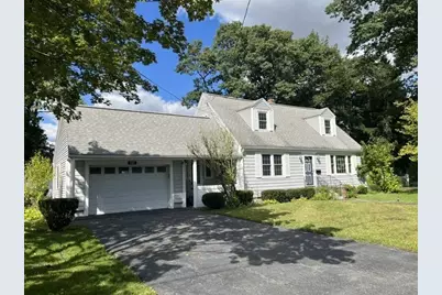 110 Longmeadow Dr, Lowell, MA 01852 - Photo 1