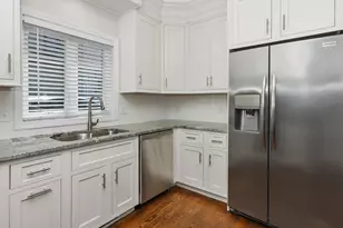 66 Ash St, Waltham, MA 02453 - Photo 4