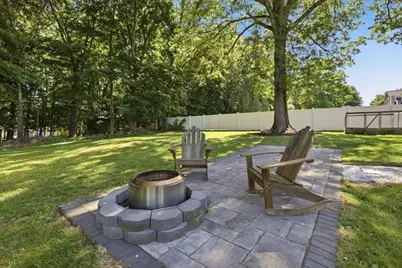 100 Beacon Hill Rd, West Springfield, MA 01089 - Photo 22