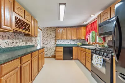 9 Oaklandvale Ave, Saugus, MA 01906 - Photo 12