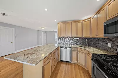 184 Athens St #3, Boston, MA 02127 - Photo 4