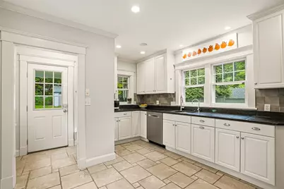26 Leach Ln, Natick, MA 01760 - Photo 2