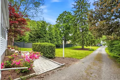 26 Leach Ln, Natick, MA 01760 - Photo 32