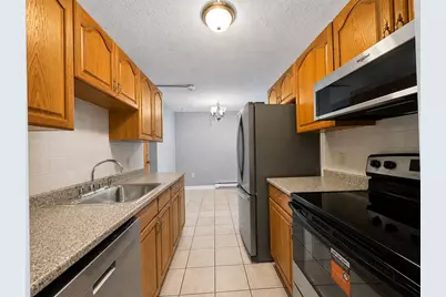 103 Newman Rd #17, Malden, MA 02148 - Photo 2