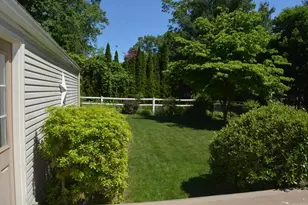 20 Exeter St, West Springfield, MA 01089 - Photo 8