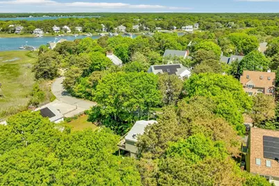 128 Whippoorwill Cir, Mashpee, MA 02649 - Photo 2