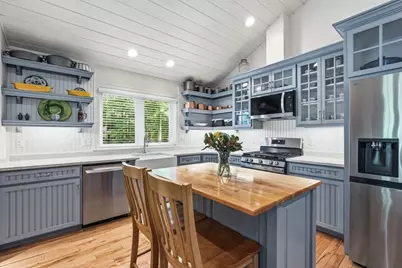 32 Eunice Williams Dr, Greenfield, MA 01301 - Photo 8