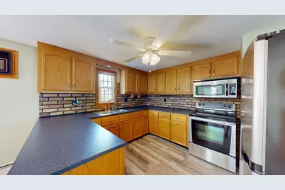 160 Burnham Road, Lowell, MA 01852 - Photo 10