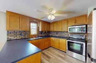 160 Burnham Rd, Lowell, MA 01852 - Photo 10