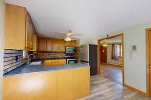 160 Burnham Rd, Lowell, MA 01852 - Photo 12