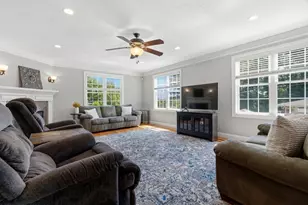 38 Woodley Ave, Boston, MA 02132 - Photo 8