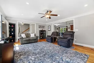 38 Woodley Ave, Boston, MA 02132 - Photo 6
