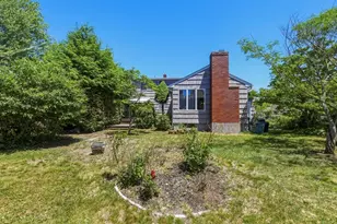 20 Felix St, Chicopee, MA 01020 - Photo 2