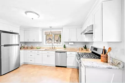 6 Lenox #1, Beverly, MA 01915 - Photo 2