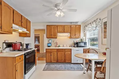 51 Gooch St, Melrose, MA 02176 - Photo 6