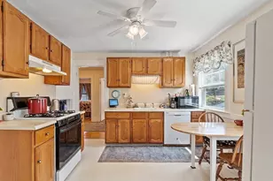 51 Gooch St, Melrose, MA 02176 - Photo 6