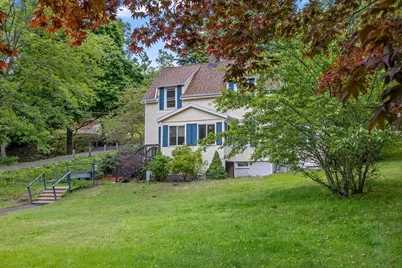 42 Wood St, Woburn, MA 01801 - Photo 2