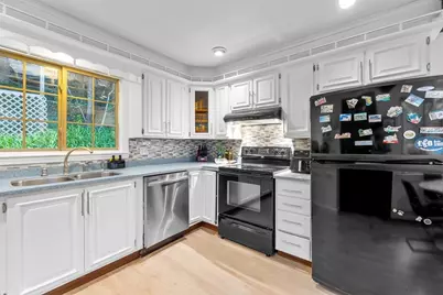 42 Wood St, Woburn, MA 01801 - Photo 12