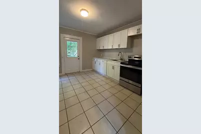 14 C St #1, Northbridge, MA 01534 - Photo 1