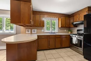 9 Abbot St, Westford, MA 01886 - Photo 8