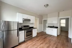 2 Haviland St, Worcester, MA 01602 - Photo 2