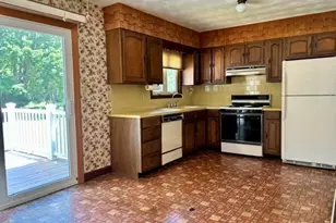 4122 Acushnet Ave, New Bedford, MA 02745 - Photo 12