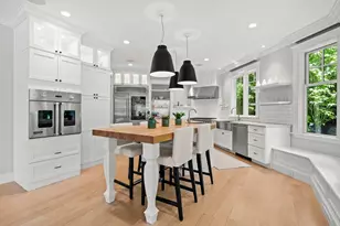 45 Whitehall Cir, Beverly, MA 01915 - Photo 2