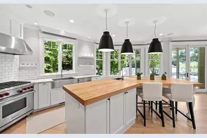 45 Whitehall Cir, Beverly, MA 01915 - Photo 10