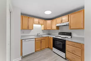 35 Eagle Ave, Brockton, MA 02301 - Photo 8