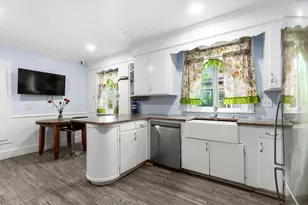 26 W Elm Terrace, Brockton, MA 02301 - Photo 2