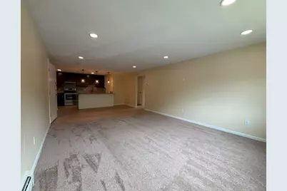 12 Hallmark Gardens #7, Burlington, MA 01803 - Photo 12