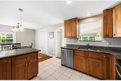 21 Bartlett Ave, Lexington, MA 02420 - Photo 8