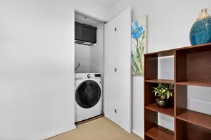 2 Earhart St, Cambridge, MA 02141 - Photo 12