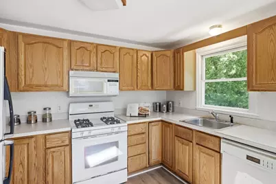 22 Railroad Avenue, Bedford, MA 01730 - Photo 12