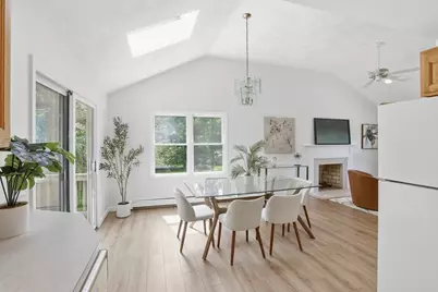 22 Railroad Avenue, Bedford, MA 01730 - Photo 8