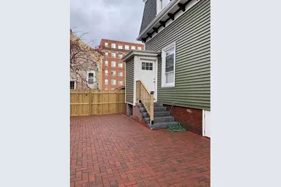 2 Boardman Pl #2, Cambridge, MA 02139 - Photo 2