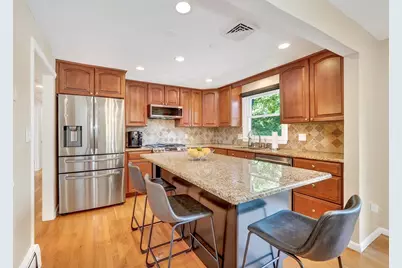 21 Hancock St, Bedford, MA 01730 - Photo 2