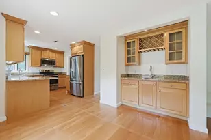 6 Oakwood Ct, Framingham, MA 01701 - Photo 8